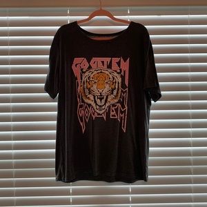 Tiger graphic crew neck t shirt